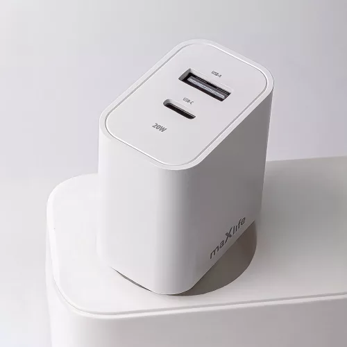 Maxlife MXTC-06 PD+QC 20W hálózati gyorstöltő adapter USB + Type-C + Type-C/Lightning kábel - fehér