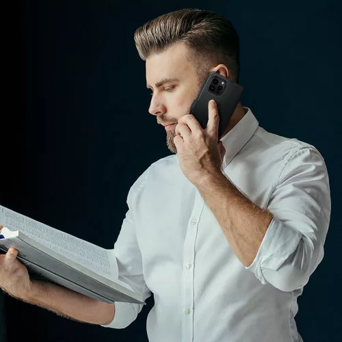 Tech-Protect Wallet Flip oldalra nyíló tok + Magsafe tok - Apple iPhone 15 - fekete