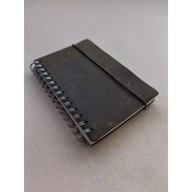   Keménytáblás notesz krémszínű lapokkal leszorító gumiszalaggal Purple Flowers 130x210mm, Presco