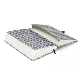   Keménytáblás notesz krémszínű lapokkal, vonalas, leszorító gumiszalaggal Fortnite – Legends 130x210mm, Presco